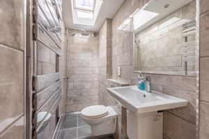Shower room- click for photo gallery